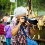 いくつになっても明るい服を着よう！アメリカ人と日本人では選ぶ服の色が違う？！